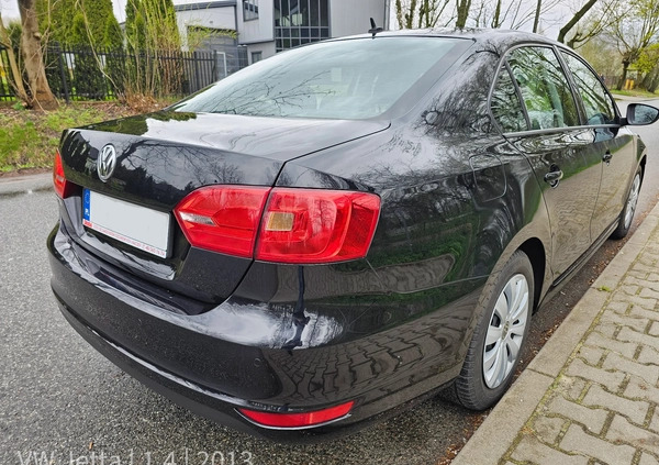 Volkswagen Jetta cena 27000 przebieg: 180000, rok produkcji 2013 z Warszawa małe 67